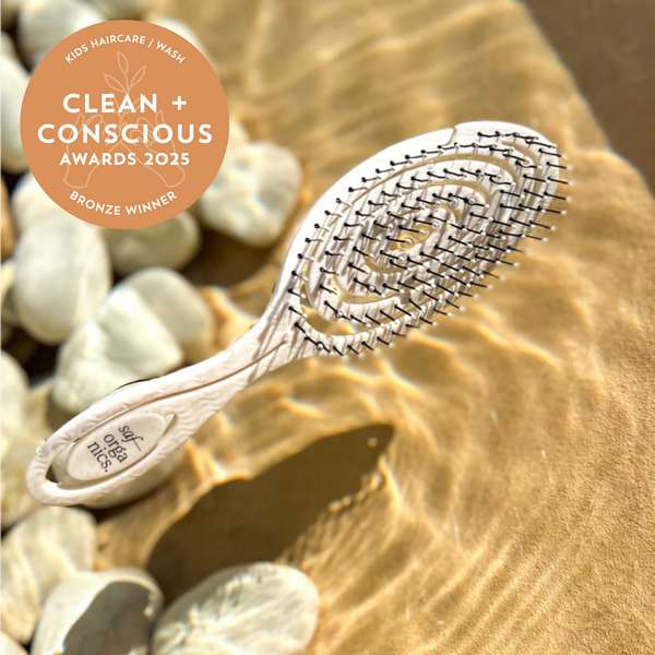Detangle me brush by saf organics - Best Kids Haircare - Product Reviews - Clean + Conscious Awards